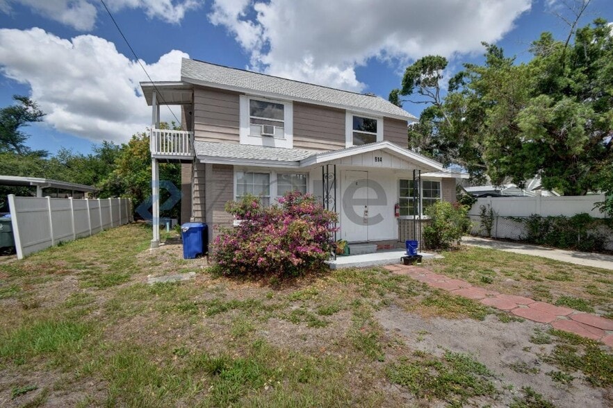 Building Photo - Unit B