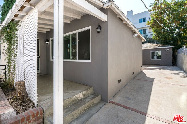 Building Photo - 839 Wilcox Ave