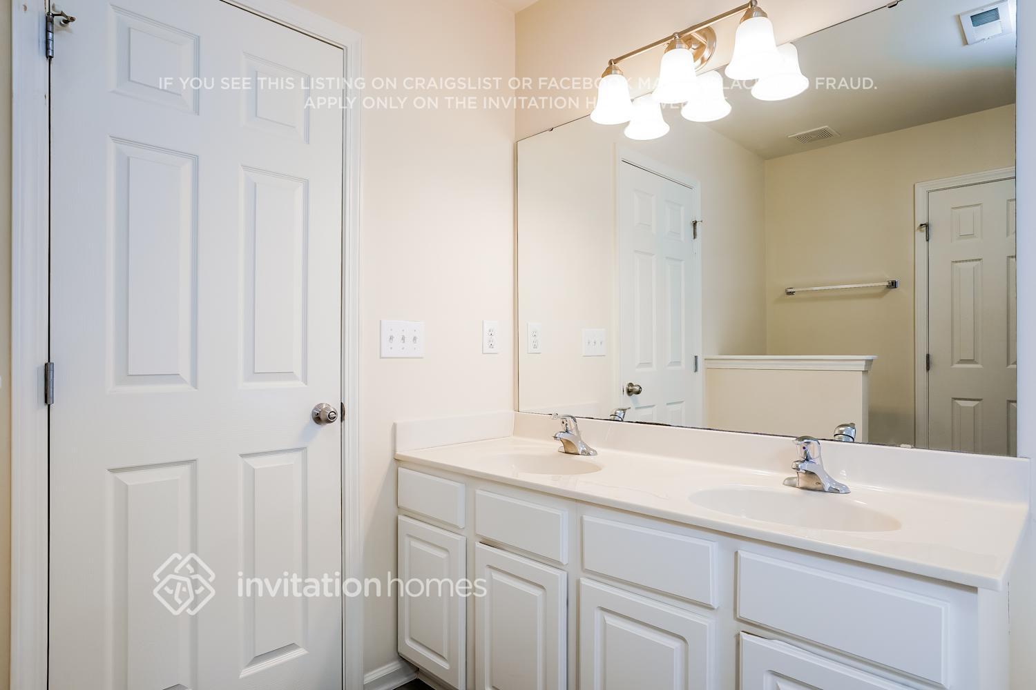 Building Photo - 175 River Hills Dr