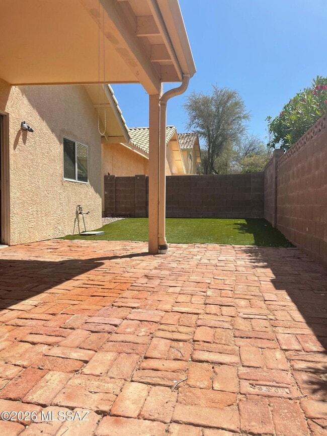 Building Photo - 3741 W Spinnaker Ln