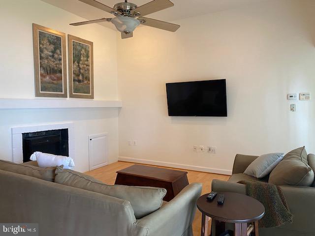 Building Photo - 1420 Riverside Dr