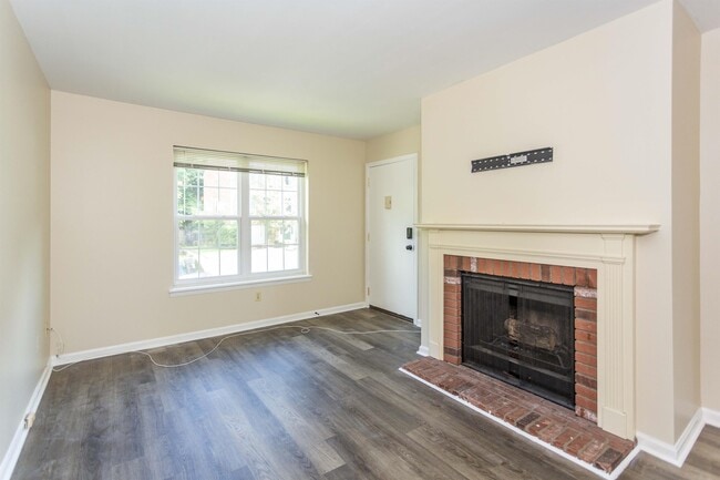 Building Photo - 2105 Montreat Pkwy