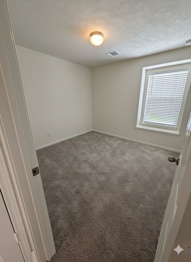 Building Photo - 5611 Grizzly Bear Wy