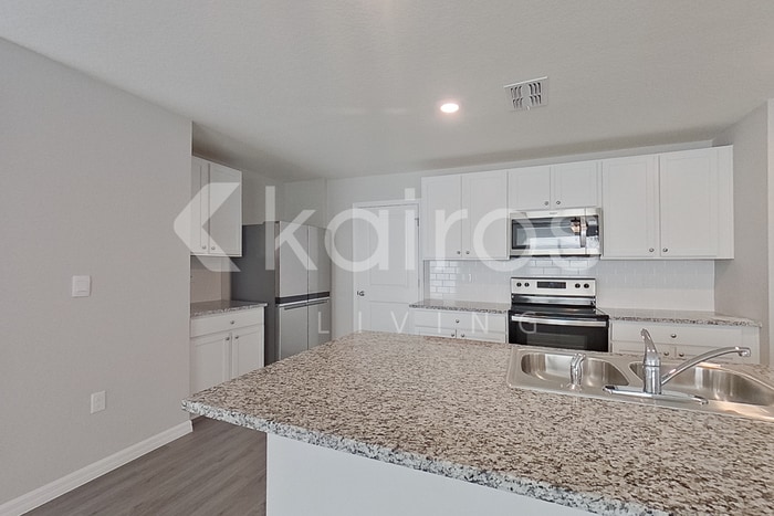 Building Photo - 8614 SW 43rd Ter