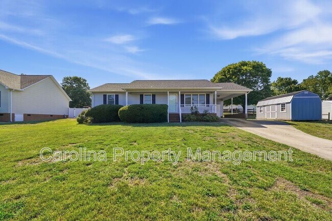 Building Photo - 1607 McFarland Dr