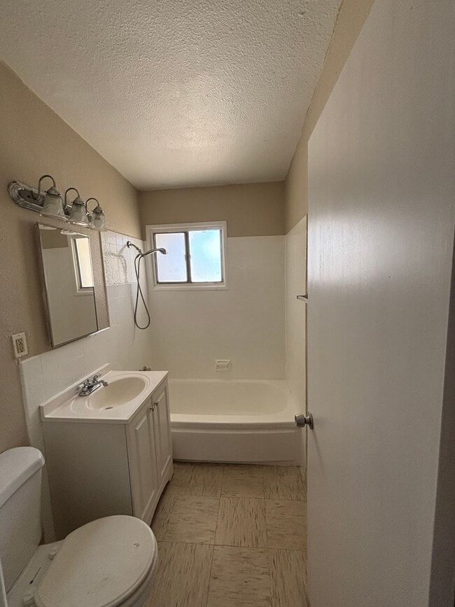 Building Photo - 408 Sahara Dr