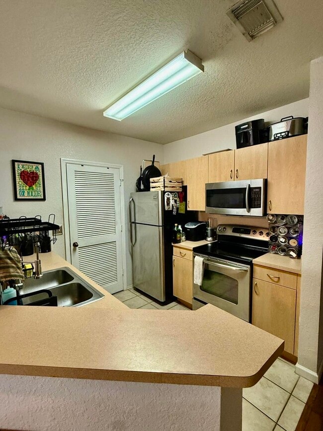 Building Photo - 1603 Belmont Pl