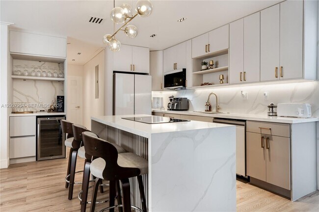 Building Photo - 7051 Tyler St