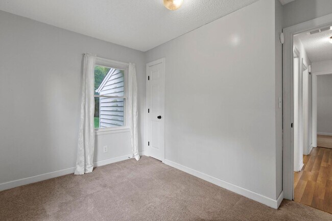 Building Photo - 2080 Dawson Cabin Rd