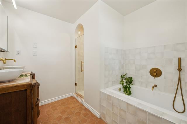 Building Photo - 3120 Chapel Downs Dr