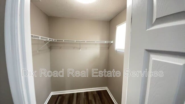 Building Photo - 2167 Pine Valley Dr