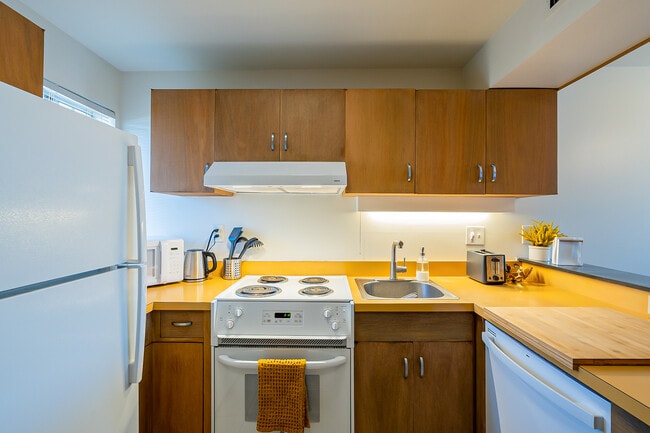 Building Photo - 3940 E. Timrod St. #209