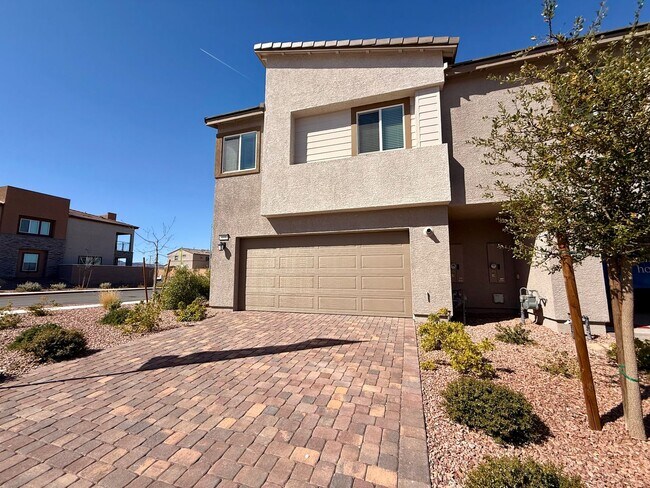 Building Photo - 4 BED 3 BATH 2 CAR GARAGE TOWNHOUSE + LOFT ON CORNER LOT w/ BALCONY