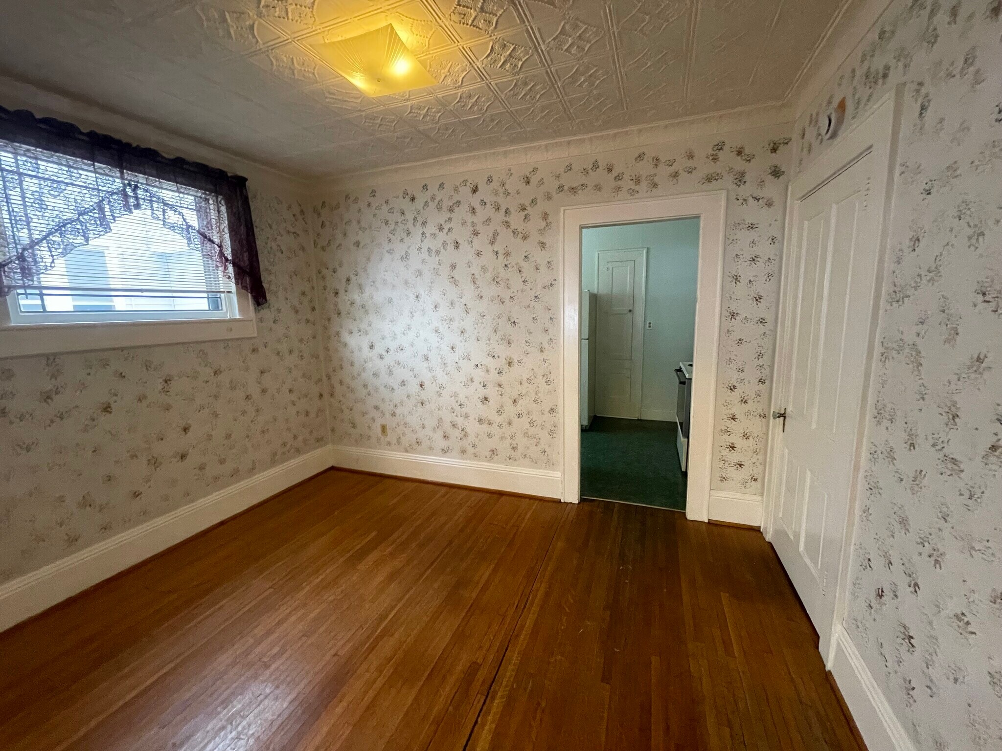 Building Photo - 411 W Sullivan St