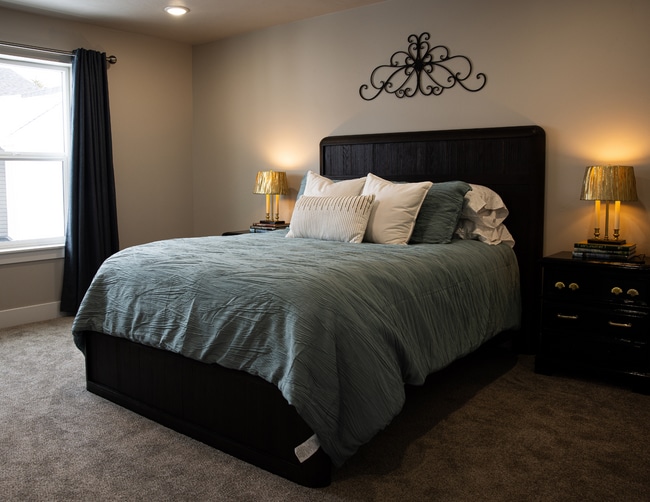 Building Photo - Refined 3-Bedroom Townhome in Sugar City | Spacious Layout, 2-Car Garage & Modern Finishes