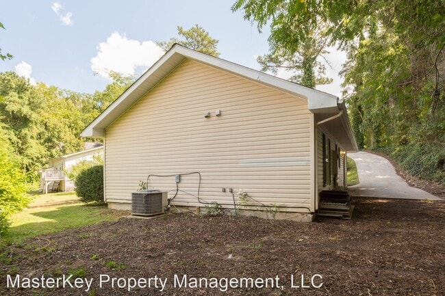Building Photo - 3 br, 1 bath House - 211 Golf Course Drive