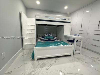 Building Photo - 1040 SW 142nd Ave