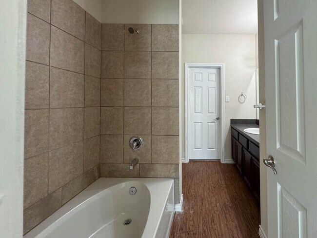 Building Photo - 5513 Galante Ln