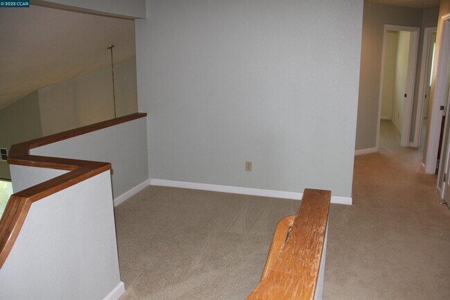 Building Photo - 338 Newcastle Ln