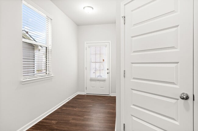 Building Photo - 4 Bed 2.5 Bath home in Gainesville! Retreat at Chicopee