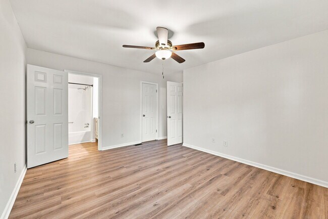 Building Photo - 126 Oakmont Dr
