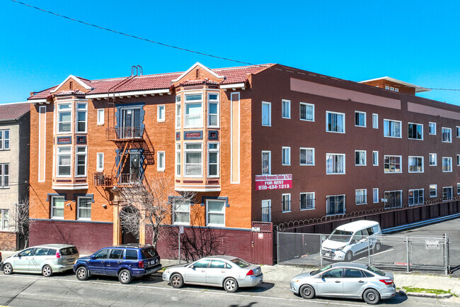 Building Front - Kensington Manor Apartments