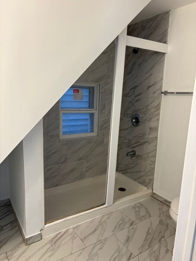 Building Photo - 21 Lancaster St