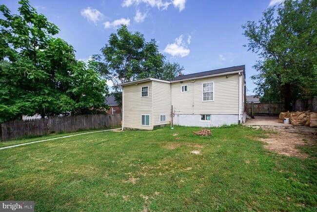 Building Photo - 6508 Medwick Dr