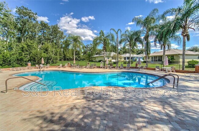 Building Photo - 2235 Silver Re Dr