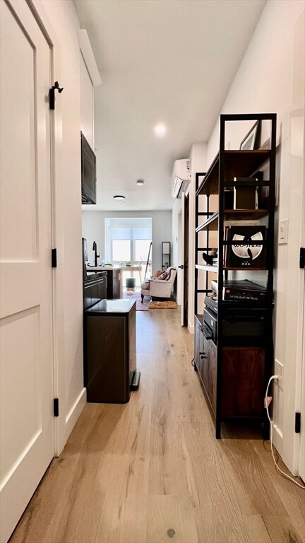 Building Photo - 144 Old Colony Ave