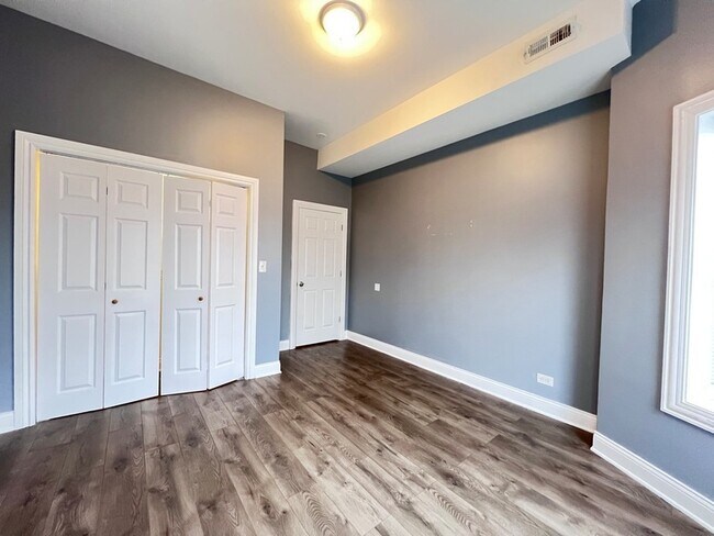 Building Photo - 7057 S Normal Blvd