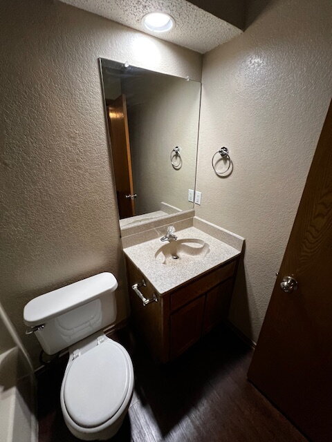 Building Photo - Move in Ready 2/2 with 1 car garage in Saginaw!