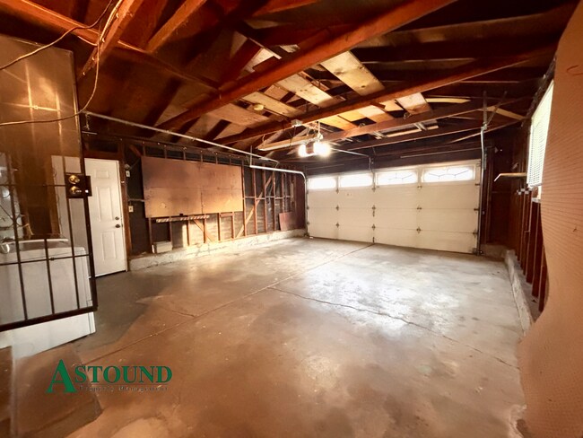 Building Photo - 2627 Prestwick Ave