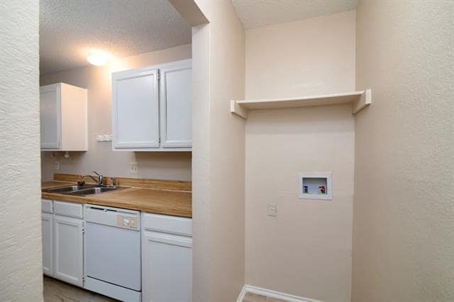 Building Photo - 6631 Parkview Ln