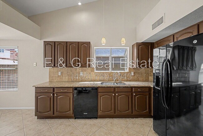 Building Photo - 4106 E Ashurst Dr