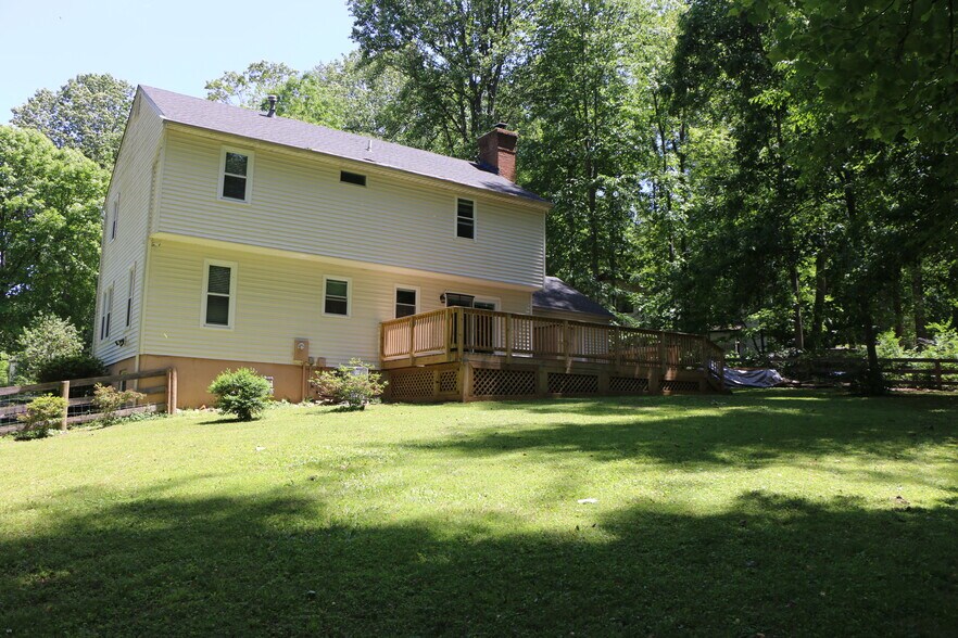 Building Photo - 7204 Woods Edge Ct