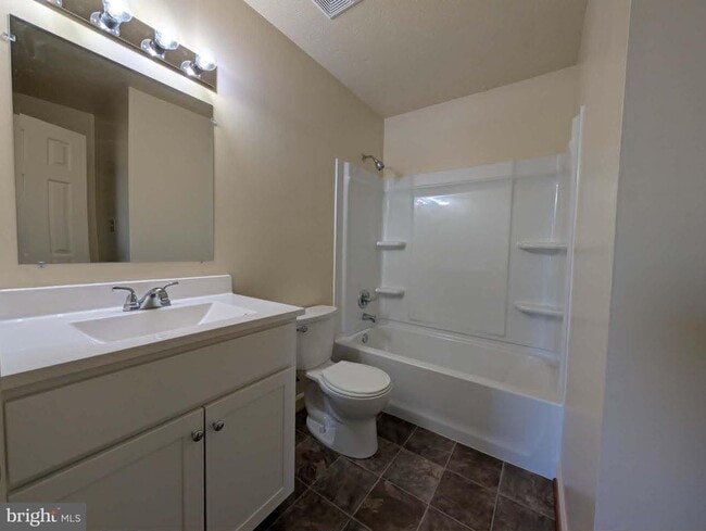 Building Photo - 105 Equestrian Dr