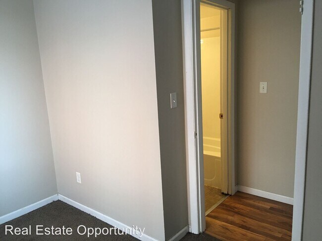 Building Photo - 1293 Neil Ave