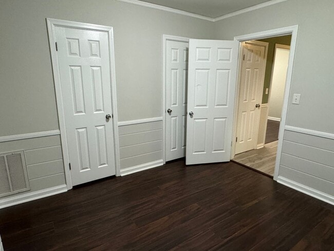 Building Photo - BRICK & BEAUTIFUL! 3 Bedroom MOVE IN READY