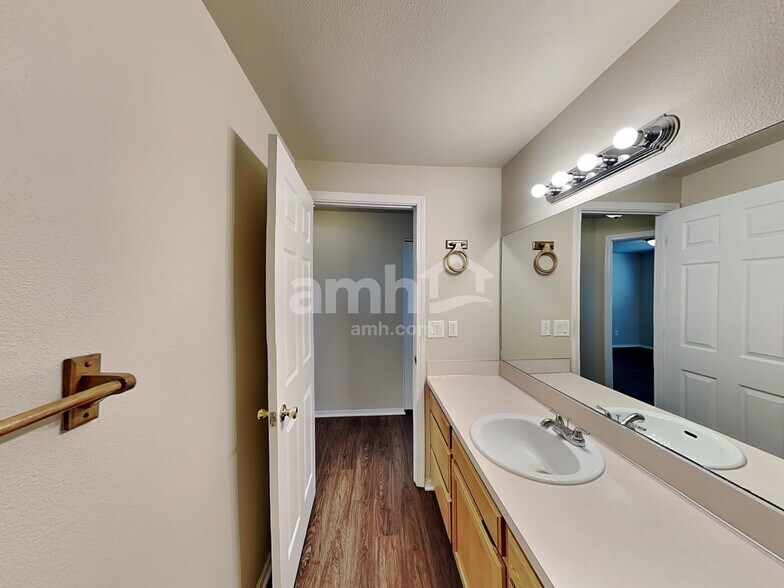 Building Photo - 4378 Northside Dr NE