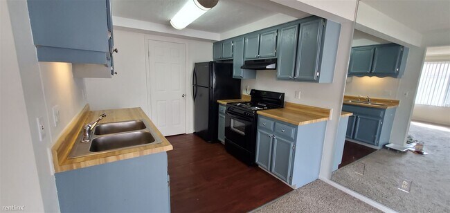 Building Photo - 2 br, 1 bath Condo - 50031 S Benny Ct