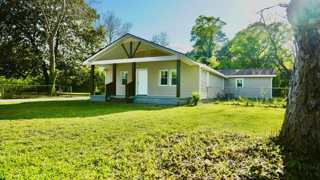 Building Photo - 311 S 2nd St