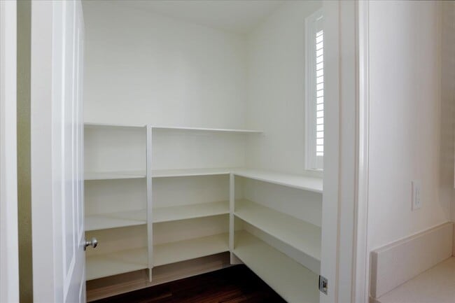 Building Photo - 9153 Foster Ln