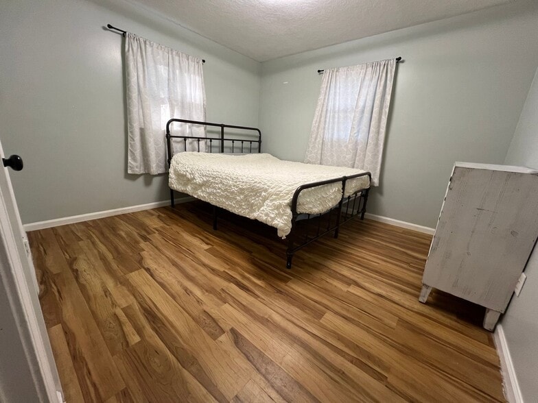 Building Photo - 317 Guthrie Dr