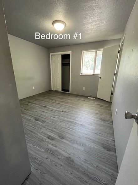 Building Photo - 517 E Michelle Ct