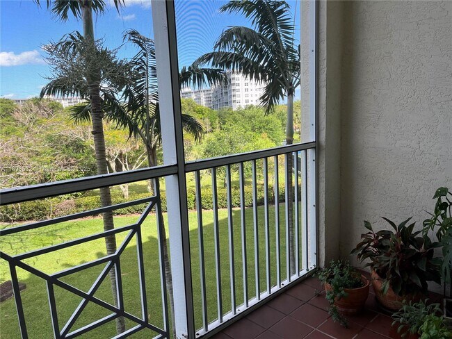Building Photo - 3500 Oaks Clubhouse Dr