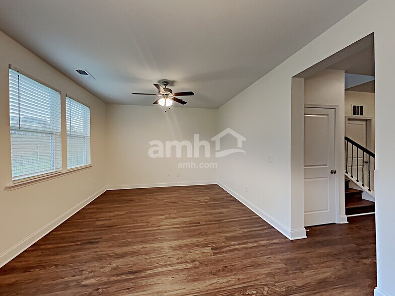Building Photo - 2128 Laurel Vlg Cir