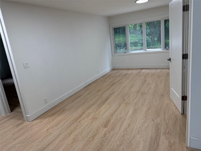 Building Photo - 251 Broadfield Rd