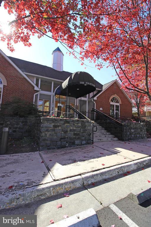 Building Photo - 1543 Lincoln Way