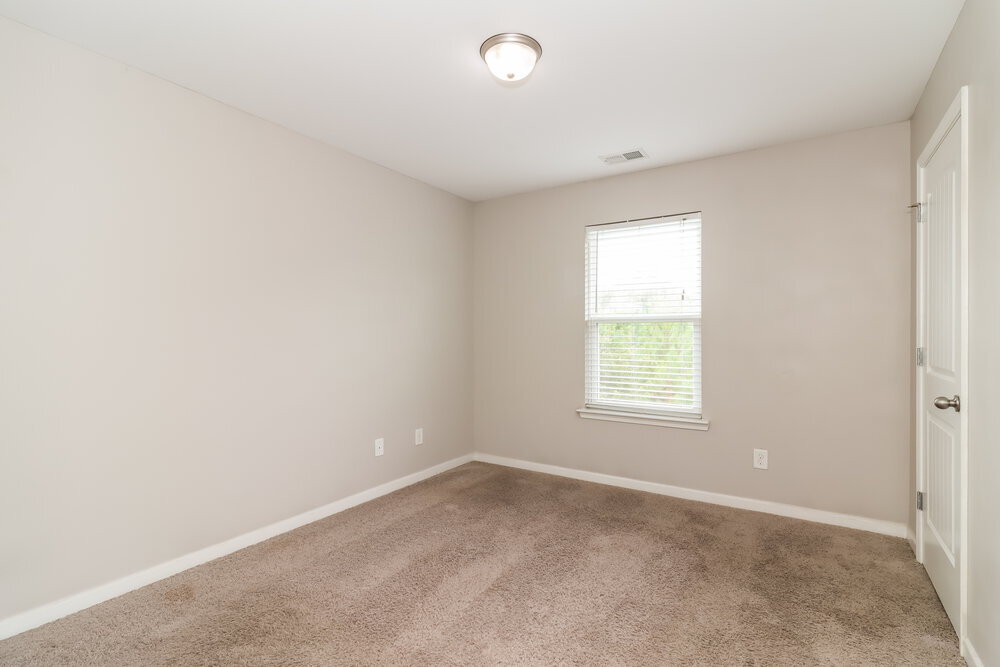 Building Photo - 737 Fieldcrest Dr